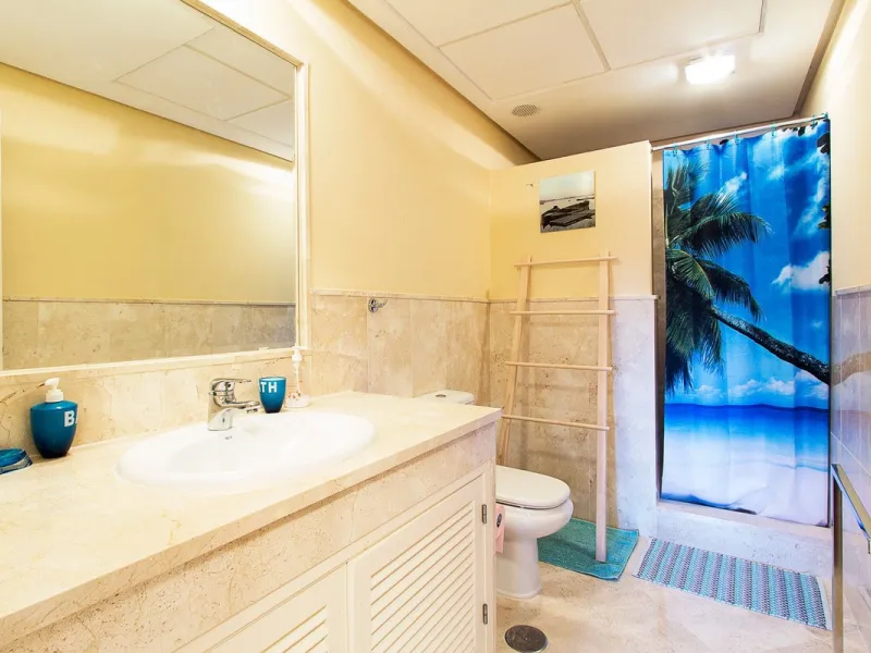 Apartment - Ground Floor Apartment в продаже в Marbella, Málaga. В доме 2 спален и 2 ванных комнат. Площадь дома 100 м²