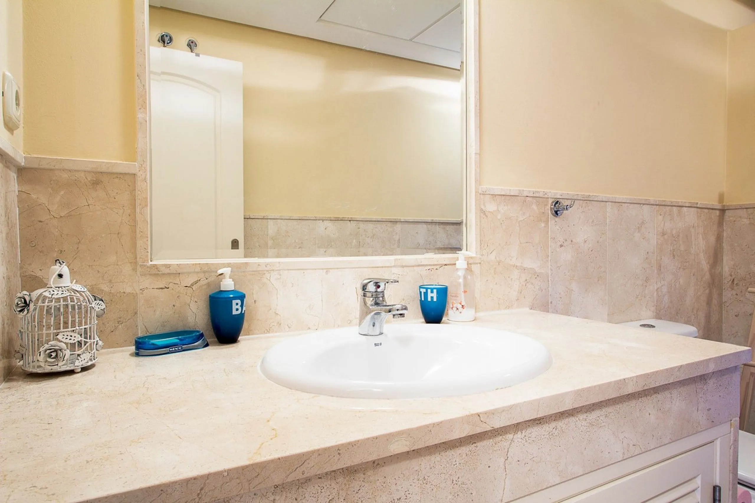 Apartment - Ground Floor Apartment в продаже в Marbella, Málaga. В доме 2 спален и 2 ванных комнат. Площадь дома 100 м²
