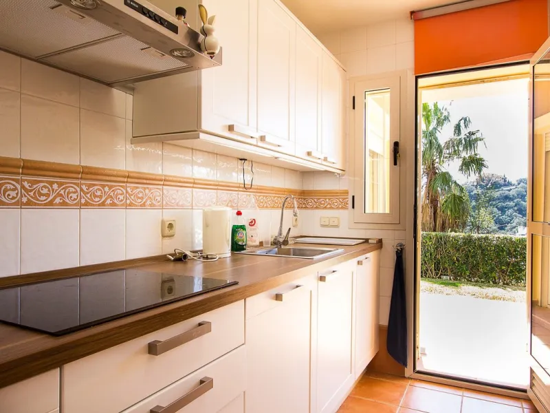 Apartment - Ground Floor Apartment в продаже в Marbella, Málaga. В доме 2 спален и 2 ванных комнат. Площадь дома 100 м²