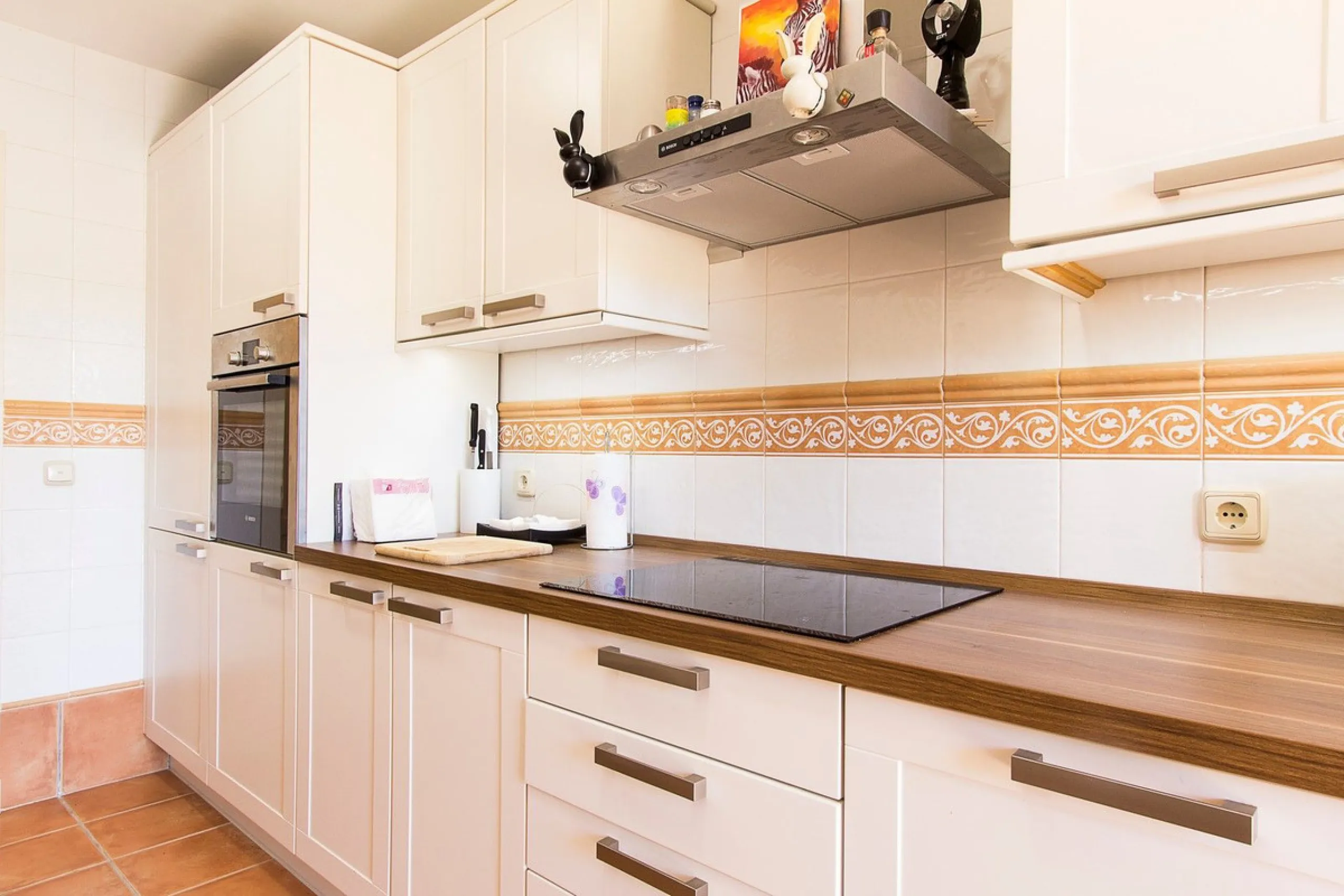 Apartment - Ground Floor Apartment в продаже в Marbella, Málaga. В доме 2 спален и 2 ванных комнат. Площадь дома 100 м²