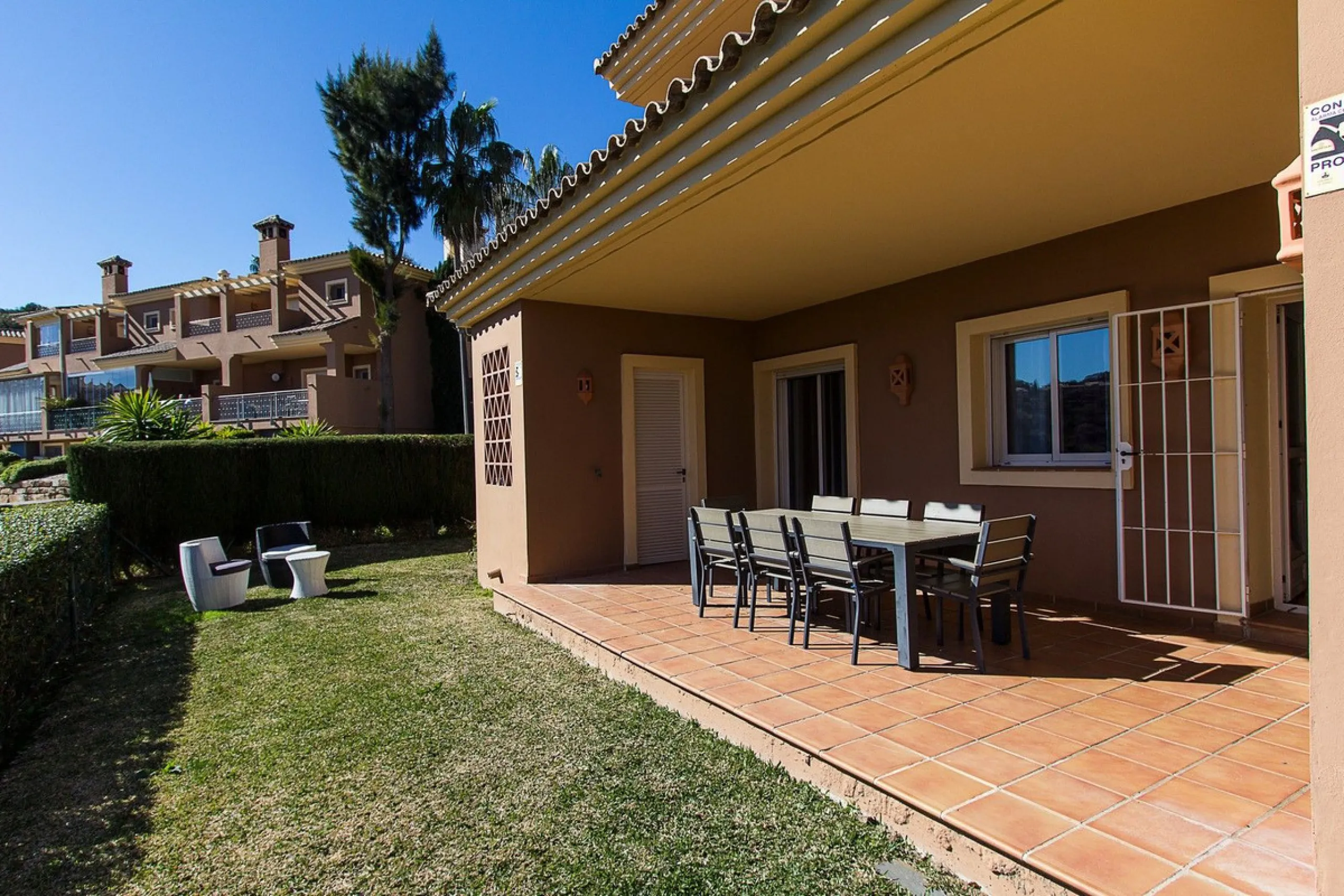 Apartment - Ground Floor Apartment в продаже в Marbella, Málaga. В доме 2 спален и 2 ванных комнат. Площадь дома 100 м²