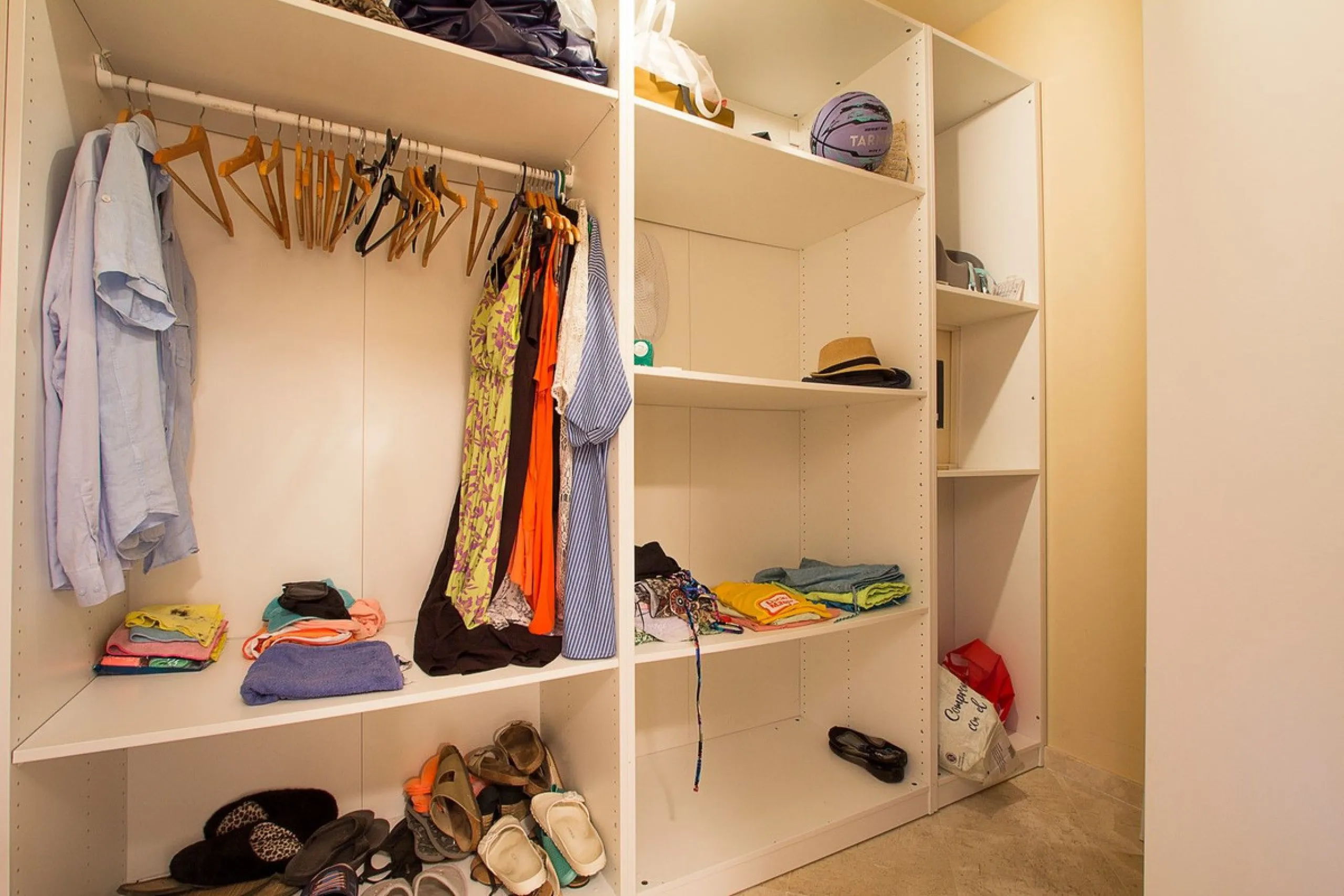 Apartment - Ground Floor Apartment в продаже в Marbella, Málaga. В доме 2 спален и 2 ванных комнат. Площадь дома 100 м²
