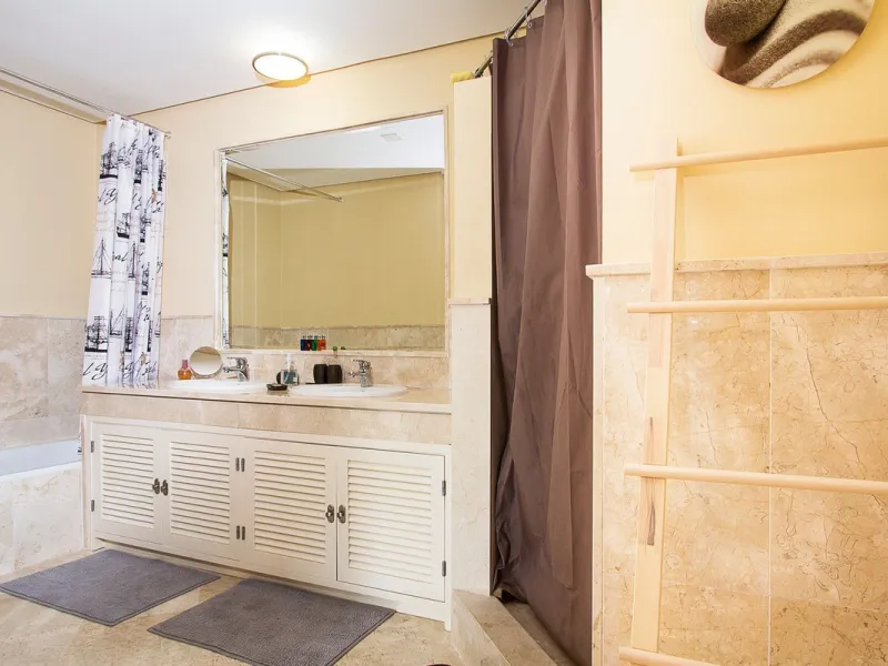 Apartment - Ground Floor Apartment в продаже в Marbella, Málaga. В доме 2 спален и 2 ванных комнат. Площадь дома 100 м²