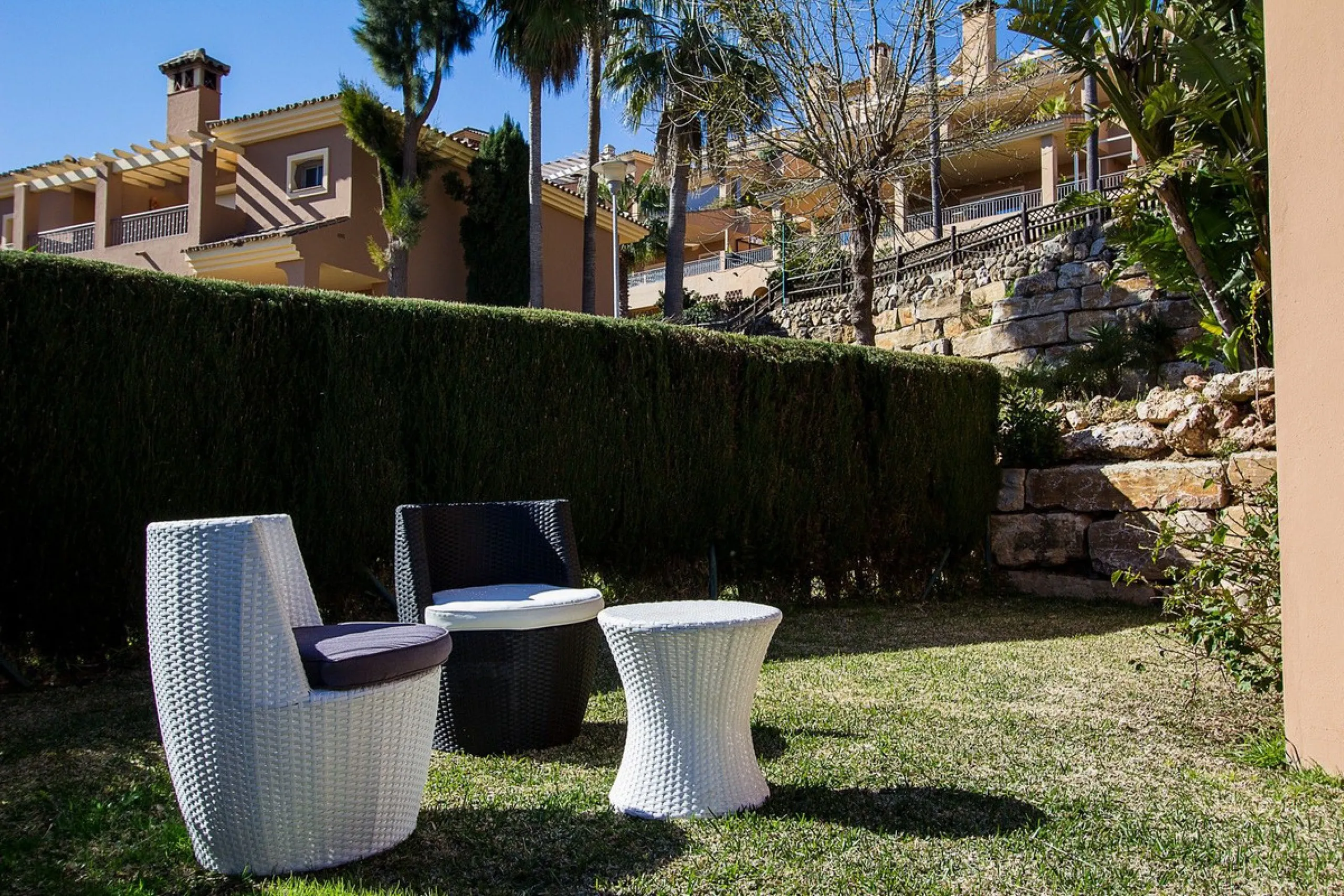 Apartment - Ground Floor Apartment в продаже в Marbella, Málaga. В доме 2 спален и 2 ванных комнат. Площадь дома 100 м²