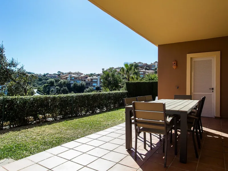 Apartment - Ground Floor Apartment в продаже в Marbella, Málaga. В доме 2 спален и 2 ванных комнат. Площадь дома 100 м²