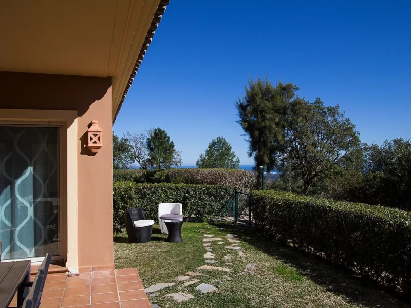 Apartment - Ground Floor Apartment в продаже в Marbella, Málaga. В доме 2 спален и 2 ванных комнат. Площадь дома 100 м²
