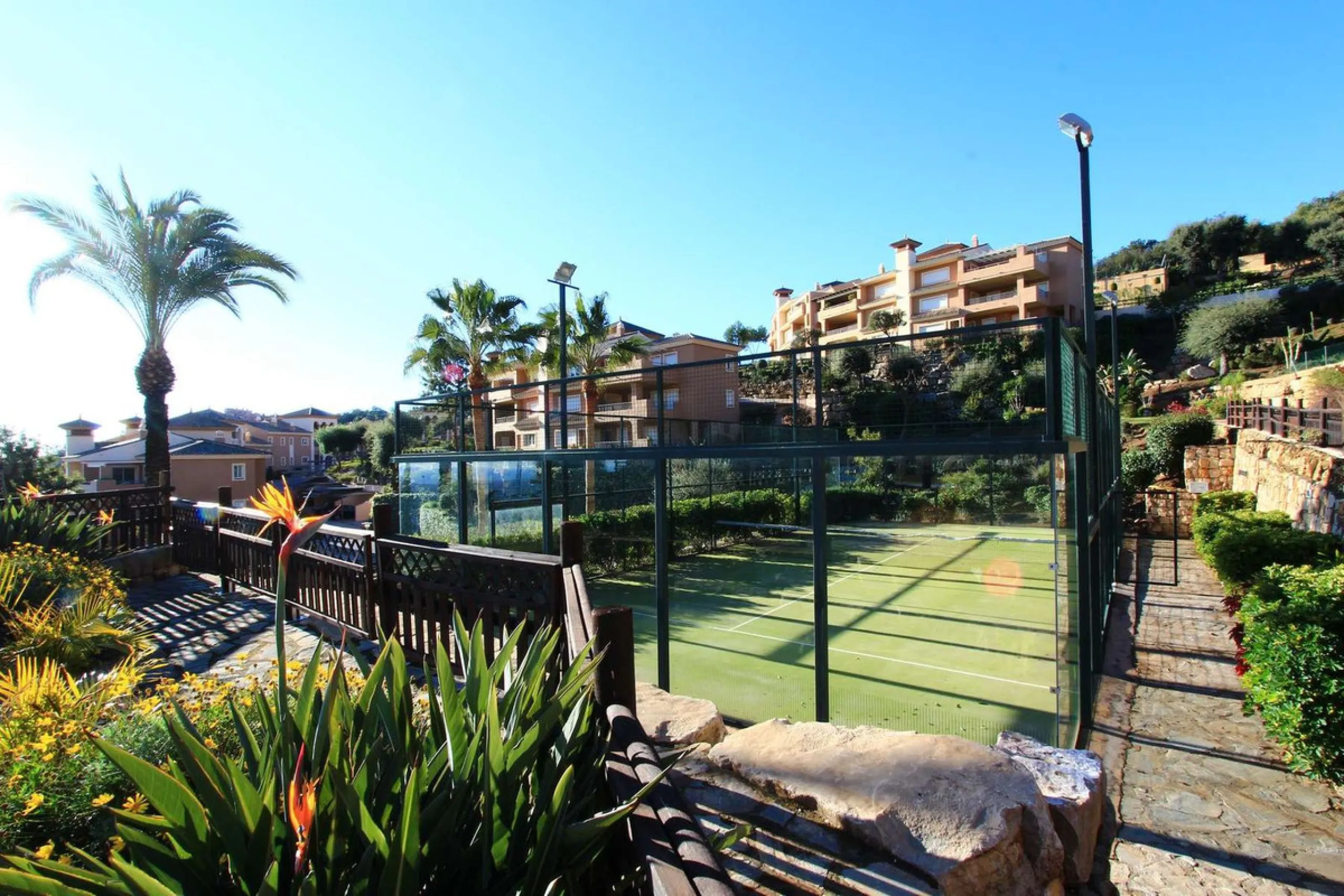 Apartment - Ground Floor Apartment в продаже в Marbella, Málaga. В доме 2 спален и 2 ванных комнат. Площадь дома 100 м²