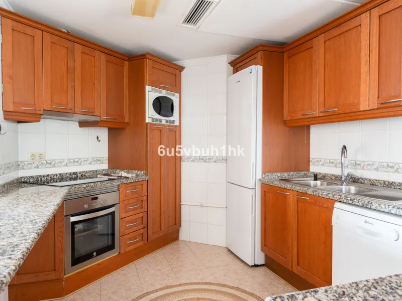 House - Townhouse в продаже в Benalmadena, Málaga. В доме 5 спален и 4 ванных комнат. Площадь дома 258 м². Площадь участка 258 м²