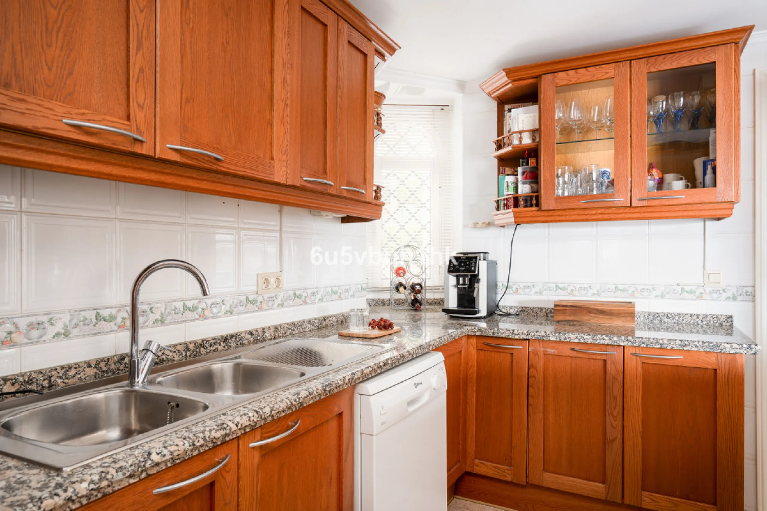 House - Townhouse в продаже в Benalmadena, Málaga. В доме 5 спален и 4 ванных комнат. Площадь дома 258 м². Площадь участка 258 м²