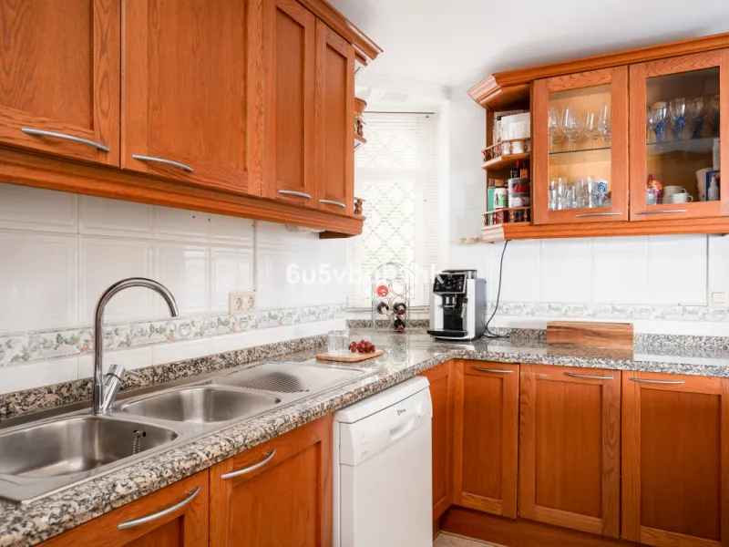 House - Townhouse в продаже в Benalmadena, Málaga. В доме 5 спален и 4 ванных комнат. Площадь дома 258 м². Площадь участка 258 м²