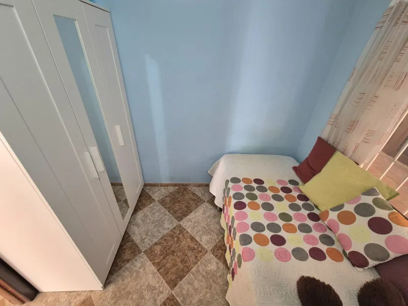 Location, Location, Location. Only a 3 minute walk to the beach, this 2 bed ground floor apartment located in los boliches has everything at walking distance, restaurants, bars, shops, mercadona, transport and of course the beach.