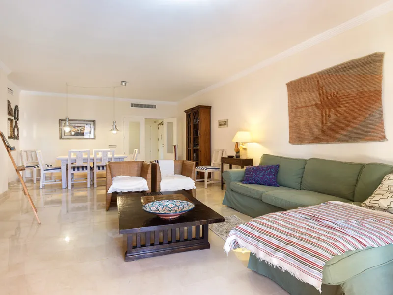 Apartment - Ground Floor Apartment в продаже в Manilva, Málaga. В доме 3 спален и 3 ванных комнат. Площадь дома 136 м²