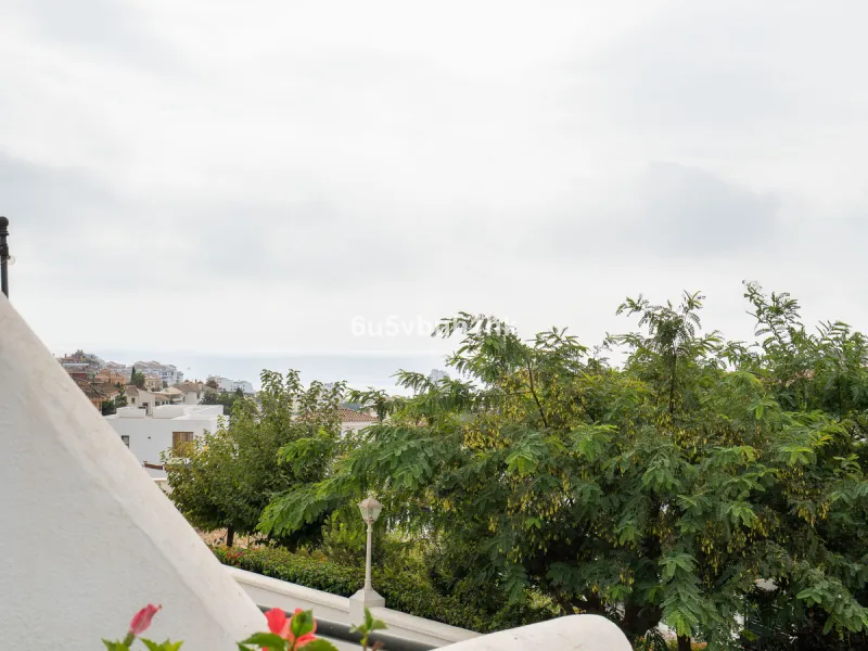 House - Townhouse в продаже в Benalmadena, Málaga. В доме 5 спален и 4 ванных комнат. Площадь дома 258 м². Площадь участка 258 м²