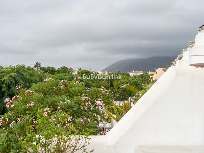 House - Townhouse в продаже в Benalmadena, Málaga. В доме 5 спален и 4 ванных комнат. Площадь дома 258 м². Площадь участка 258 м²