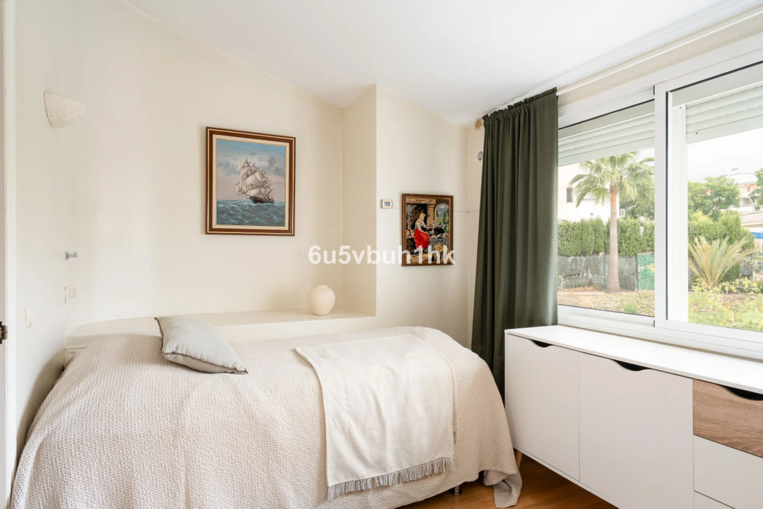 House - Townhouse в продаже в Benalmadena, Málaga. В доме 5 спален и 4 ванных комнат. Площадь дома 258 м². Площадь участка 258 м²