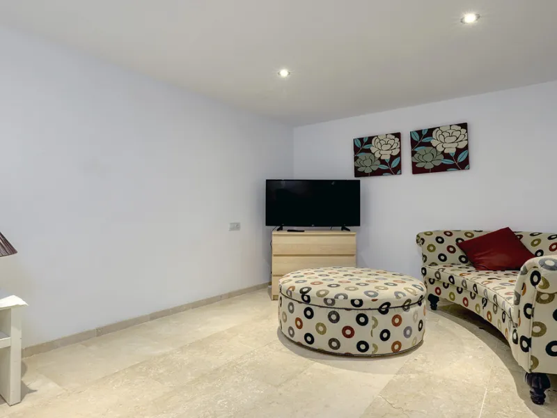 House - Townhouse в продаже в Manilva, Málaga. В доме 4 спален и 3 ванных комнат. Площадь дома 262 м². Площадь участка 92 м²