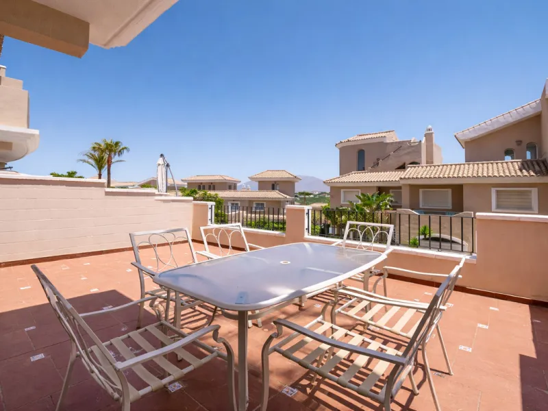 House - Townhouse в продаже в Manilva, Málaga. В доме 4 спален и 3 ванных комнат. Площадь дома 262 м². Площадь участка 92 м²