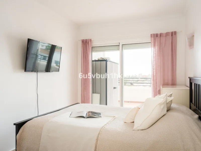 House - Townhouse в продаже в Benalmadena, Málaga. В доме 5 спален и 4 ванных комнат. Площадь дома 258 м². Площадь участка 258 м²