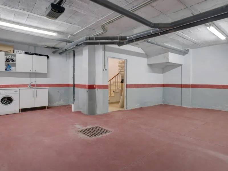House - Townhouse в продаже в Manilva, Málaga. В доме 4 спален и 3 ванных комнат. Площадь дома 262 м². Площадь участка 92 м²