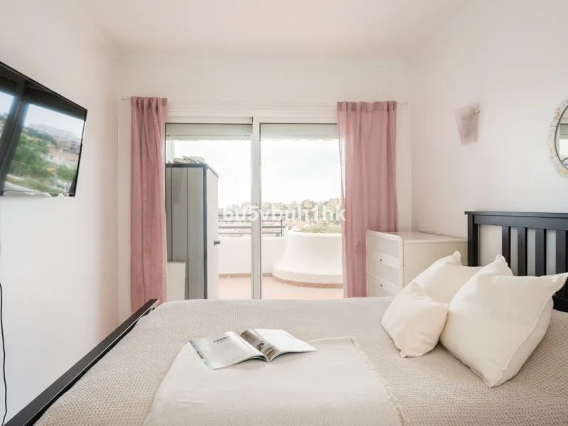 House - Townhouse в продаже в Benalmadena, Málaga. В доме 5 спален и 4 ванных комнат. Площадь дома 258 м². Площадь участка 258 м²