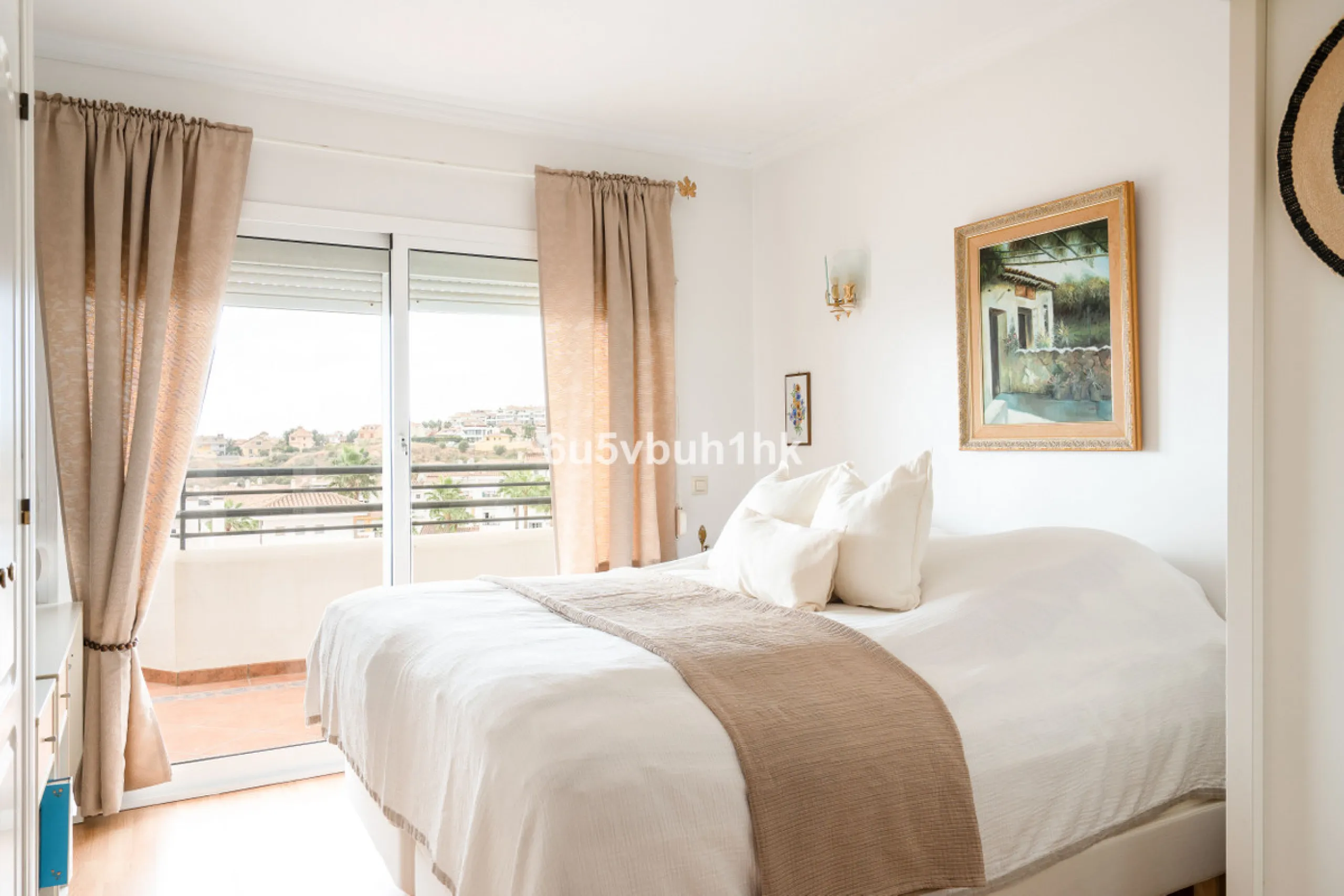 House - Townhouse в продаже в Benalmadena, Málaga. В доме 5 спален и 4 ванных комнат. Площадь дома 258 м². Площадь участка 258 м²