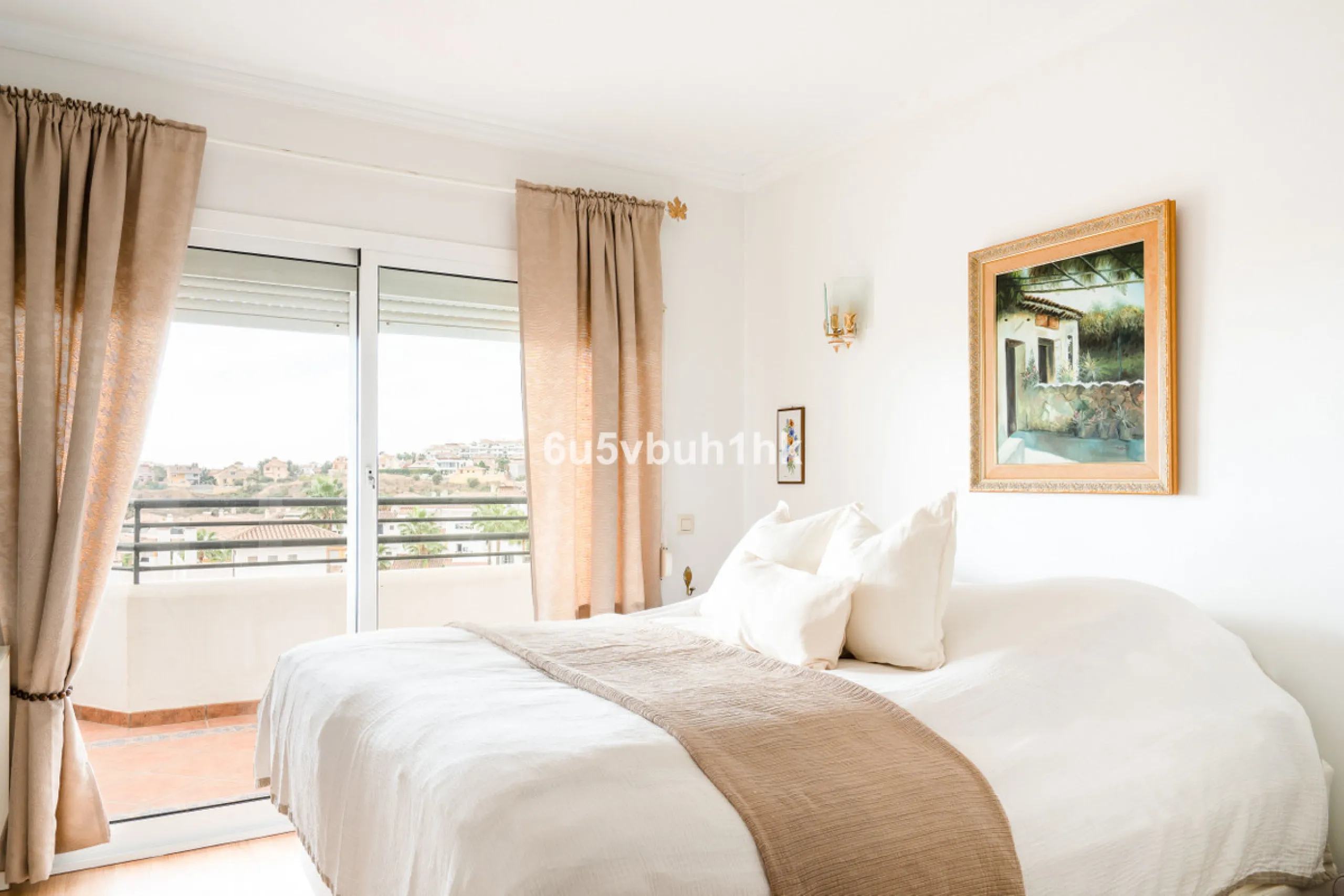 House - Townhouse в продаже в Benalmadena, Málaga. В доме 5 спален и 4 ванных комнат. Площадь дома 258 м². Площадь участка 258 м²