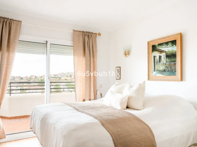 House - Townhouse в продаже в Benalmadena, Málaga. В доме 5 спален и 4 ванных комнат. Площадь дома 258 м². Площадь участка 258 м²