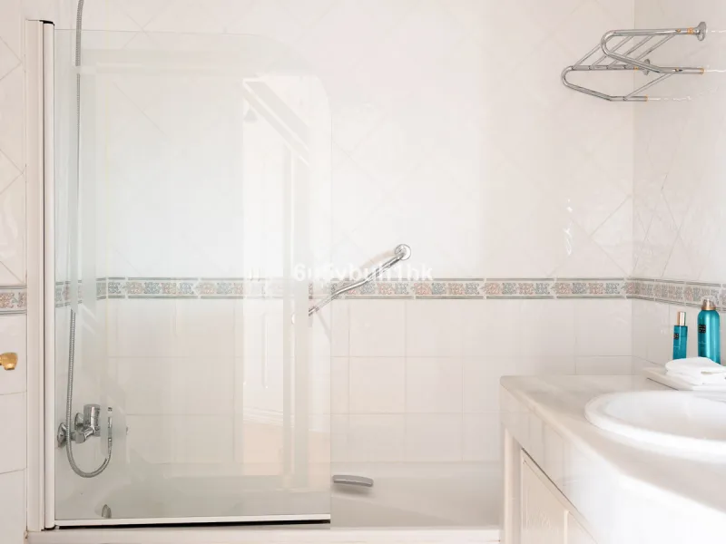 House - Townhouse в продаже в Benalmadena, Málaga. В доме 5 спален и 4 ванных комнат. Площадь дома 258 м². Площадь участка 258 м²