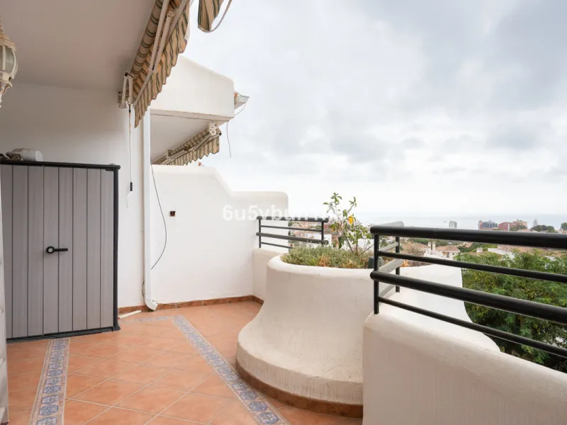 House - Townhouse в продаже в Benalmadena, Málaga. В доме 5 спален и 4 ванных комнат. Площадь дома 258 м². Площадь участка 258 м²