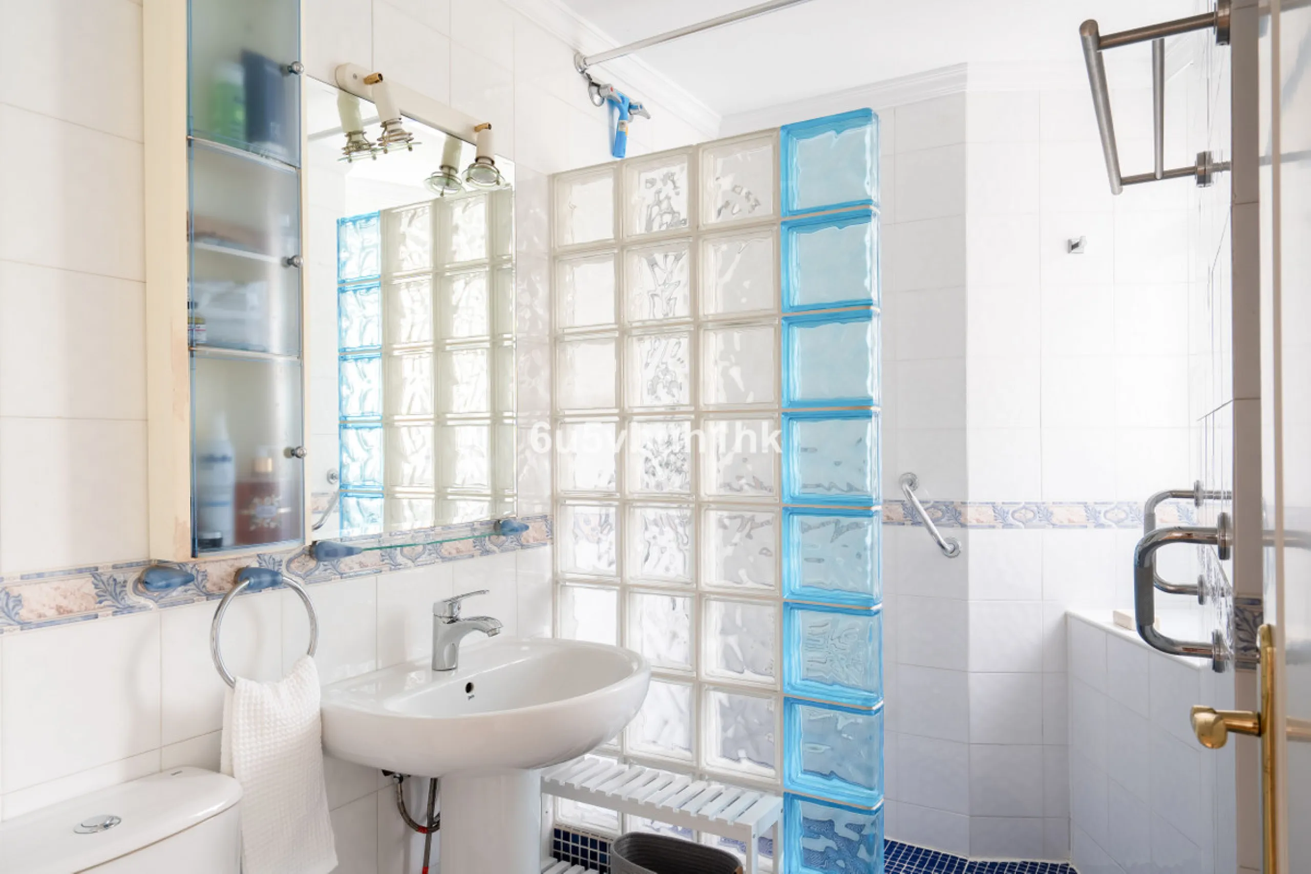 House - Townhouse в продаже в Benalmadena, Málaga. В доме 5 спален и 4 ванных комнат. Площадь дома 258 м². Площадь участка 258 м²
