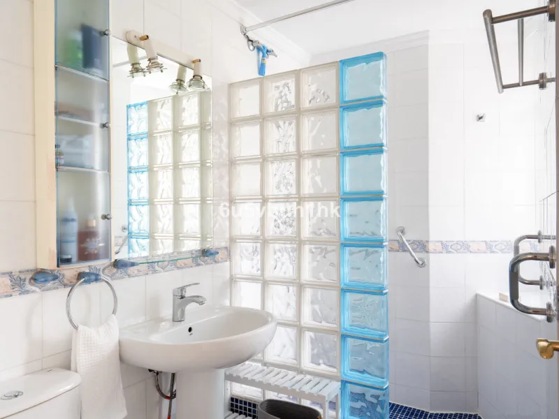 House - Townhouse в продаже в Benalmadena, Málaga. В доме 5 спален и 4 ванных комнат. Площадь дома 258 м². Площадь участка 258 м²