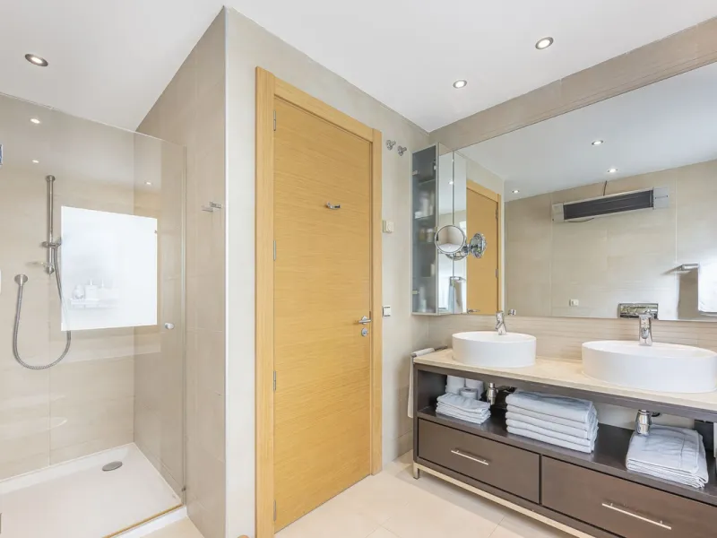Apartment - Middle Floor Apartment в продаже в Marbella, Málaga. В доме 3 спален и 2 ванных комнат. Площадь дома 130 м²