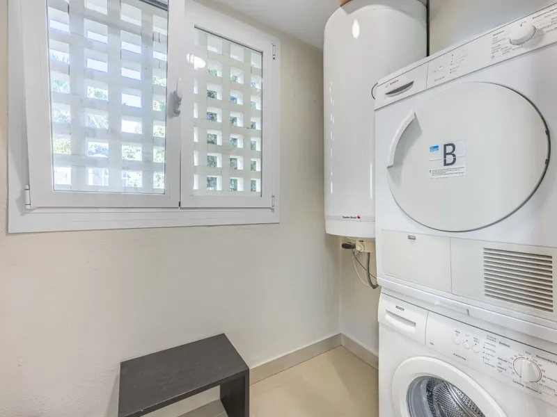 Apartment - Middle Floor Apartment в продаже в Marbella, Málaga. В доме 3 спален и 2 ванных комнат. Площадь дома 130 м²