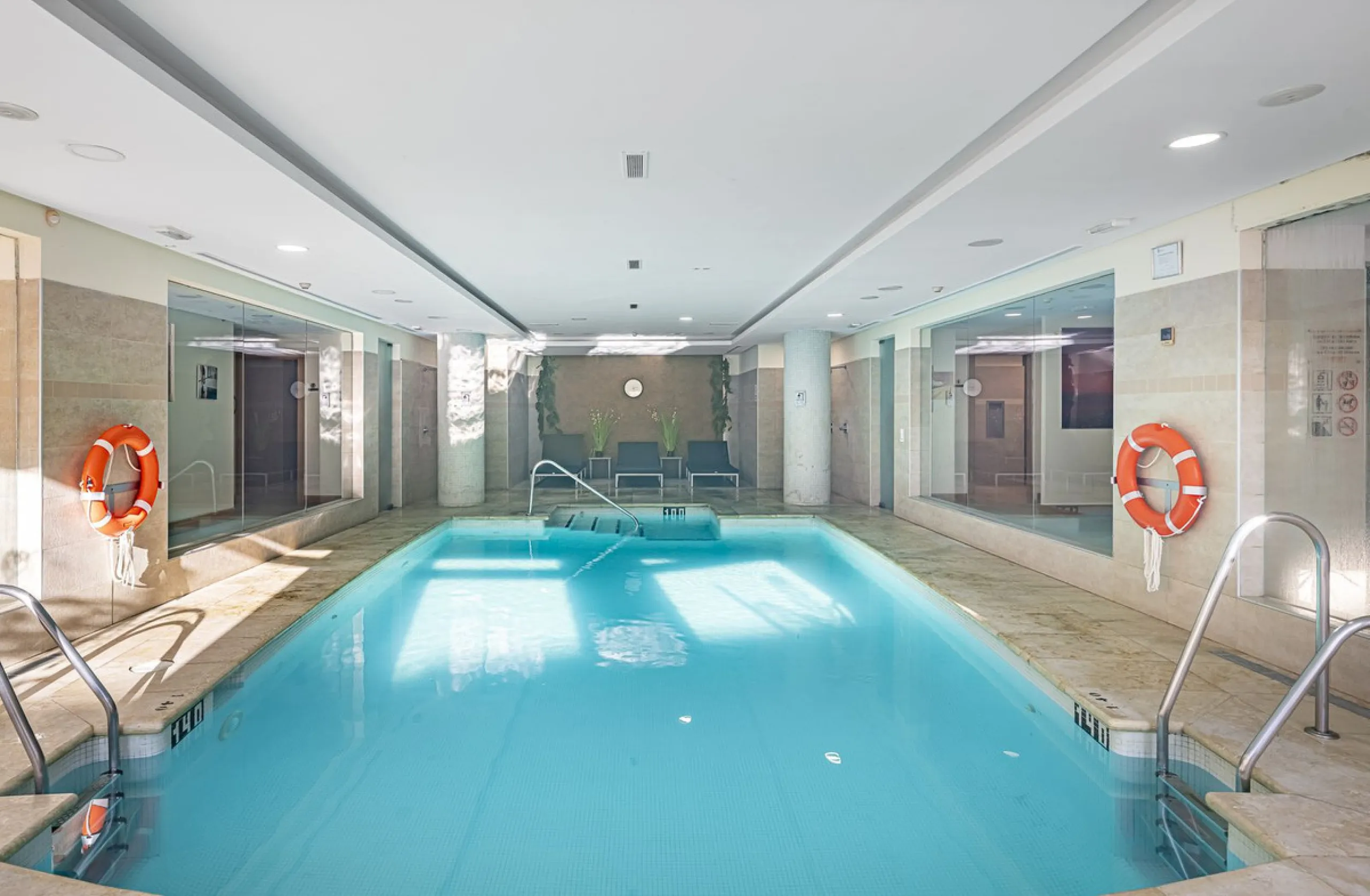 Apartment - Middle Floor Apartment в продаже в Marbella, Málaga. В доме 3 спален и 2 ванных комнат. Площадь дома 130 м²