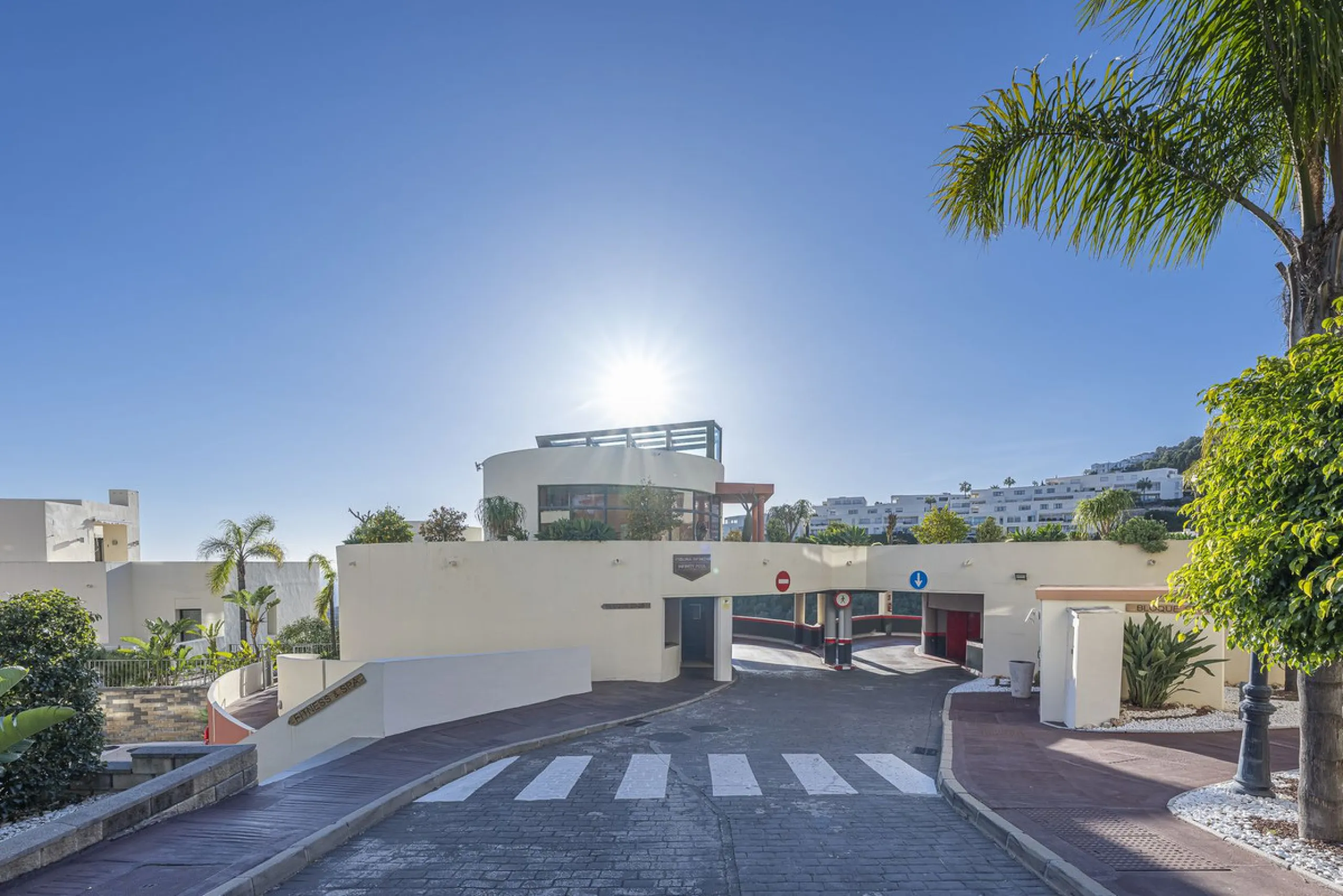 Apartment - Middle Floor Apartment в продаже в Marbella, Málaga. В доме 3 спален и 2 ванных комнат. Площадь дома 130 м²