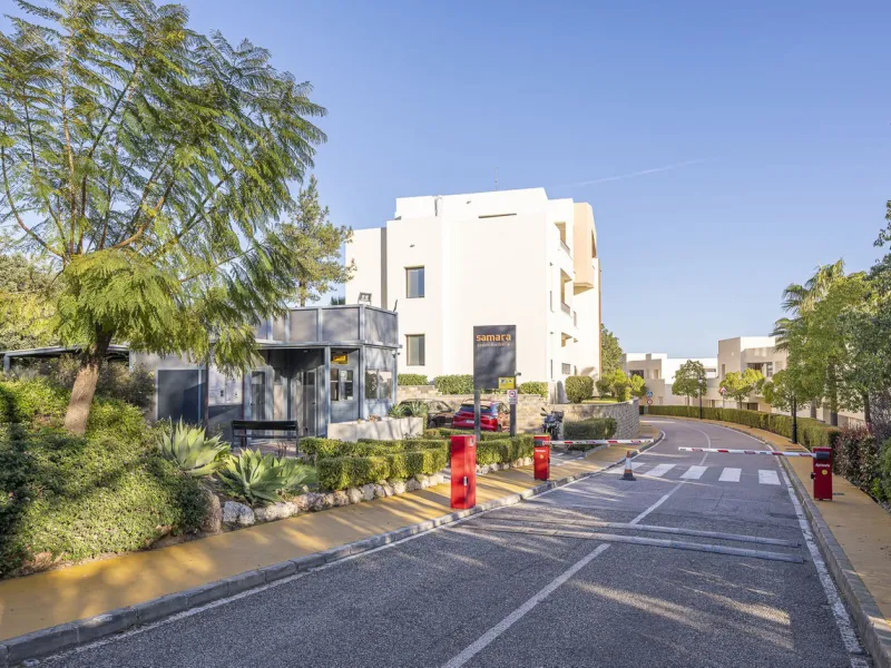 Apartment - Middle Floor Apartment в продаже в Marbella, Málaga. В доме 3 спален и 2 ванных комнат. Площадь дома 130 м²