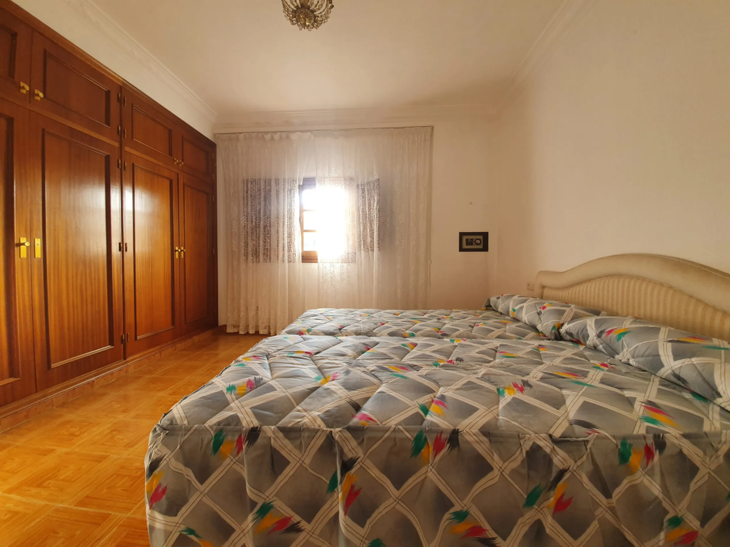 Restaurant with included living quarters on the road from COIN to TOLOX, close to GUARO. A popular route for cyclists, motorcyclists and nature enthusiasts.
