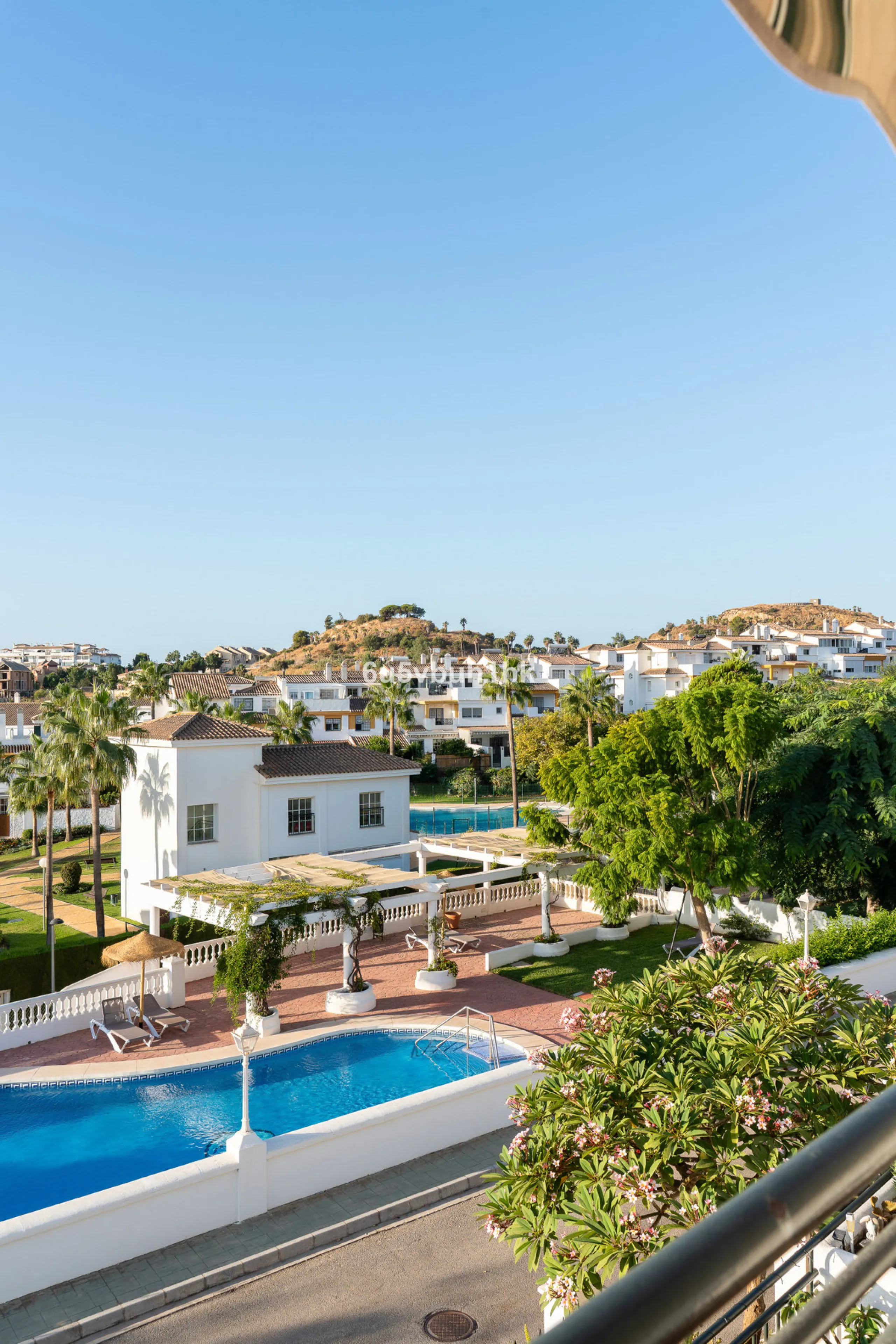 House - Townhouse в продаже в Benalmadena, Málaga. В доме 5 спален и 4 ванных комнат. Площадь дома 258 м². Площадь участка 258 м²