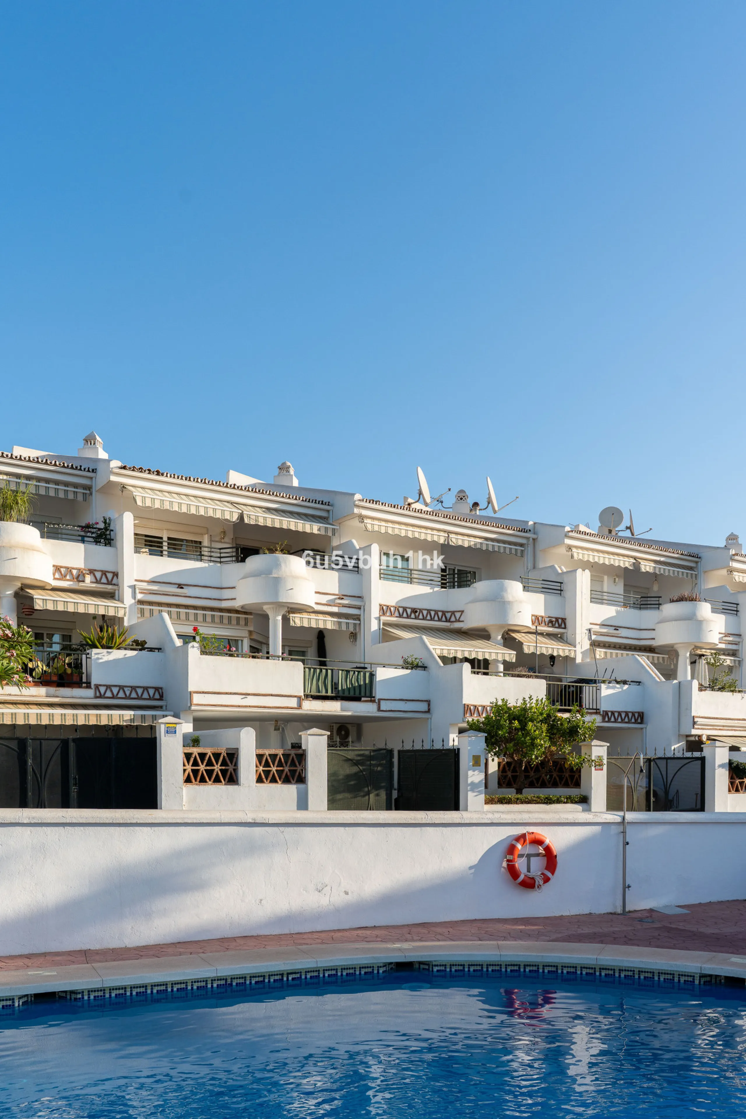 House - Townhouse в продаже в Benalmadena, Málaga. В доме 5 спален и 4 ванных комнат. Площадь дома 258 м². Площадь участка 258 м²