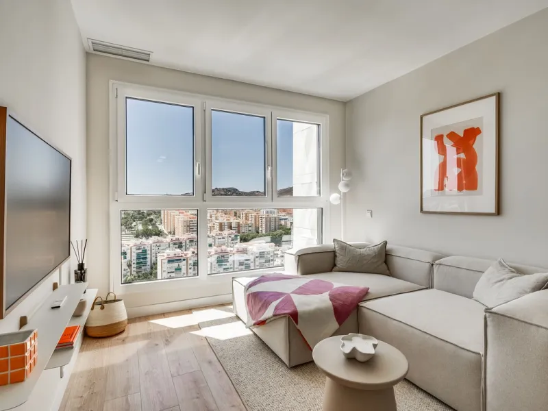 A million dollar view in the heart of Málaga! This modern 2-bedroom and 2-bathroom apartment from 2024 is located on the 16th floor of the iconic Málaga Urban Sky Tower, offering breathtaking and panoramic views of the amazing city skyline.