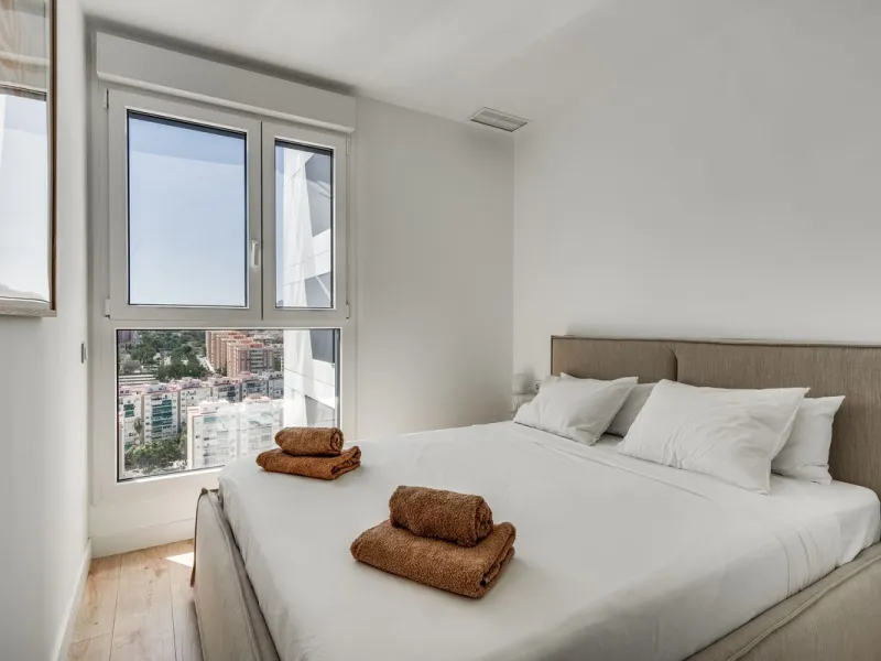 A million dollar view in the heart of Málaga! This modern 2-bedroom and 2-bathroom apartment from 2024 is located on the 16th floor of the iconic Málaga Urban Sky Tower, offering breathtaking and panoramic views of the amazing city skyline.