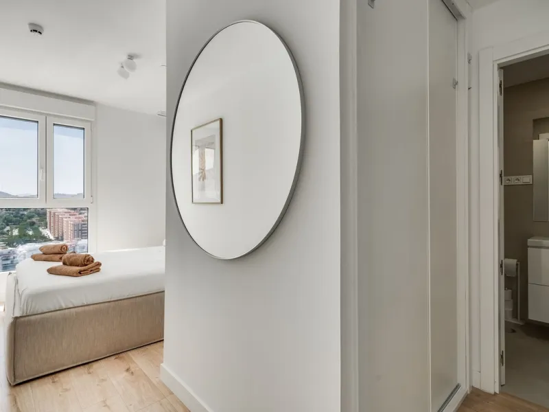 A million dollar view in the heart of Málaga! This modern 2-bedroom and 2-bathroom apartment from 2024 is located on the 16th floor of the iconic Málaga Urban Sky Tower, offering breathtaking and panoramic views of the amazing city skyline.
