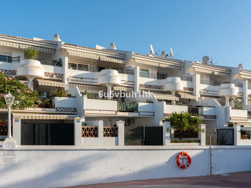House - Townhouse в продаже в Benalmadena, Málaga. В доме 5 спален и 4 ванных комнат. Площадь дома 258 м². Площадь участка 258 м²