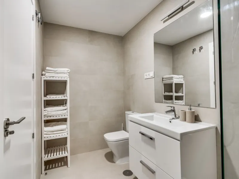 A million dollar view in the heart of Málaga! This modern 2-bedroom and 2-bathroom apartment from 2024 is located on the 16th floor of the iconic Málaga Urban Sky Tower, offering breathtaking and panoramic views of the amazing city skyline.