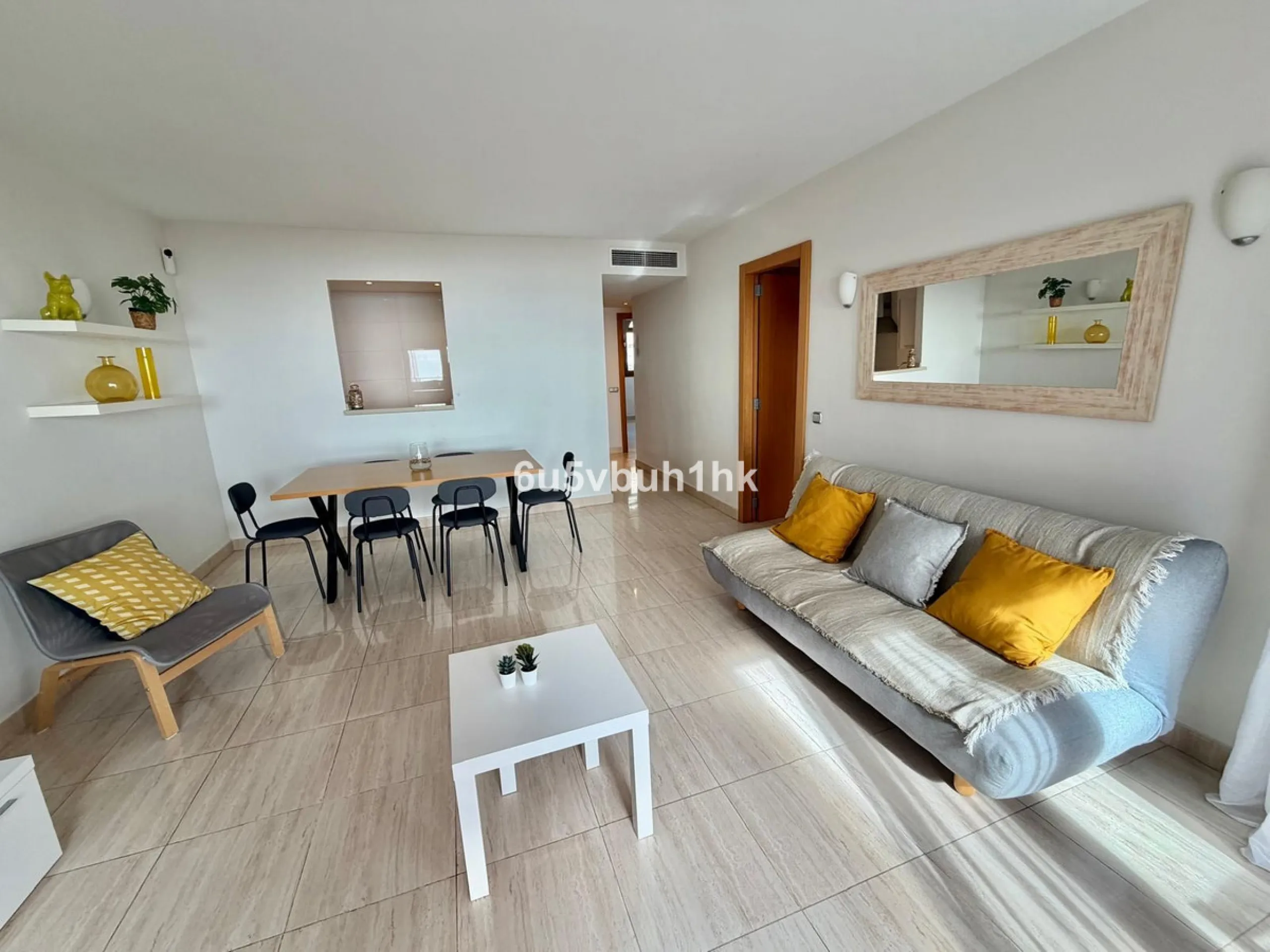 We present this exclusive penthouse in Altos del Higuerón, a property that stands out for its brightness, spaciousness, and spectacular sea views.