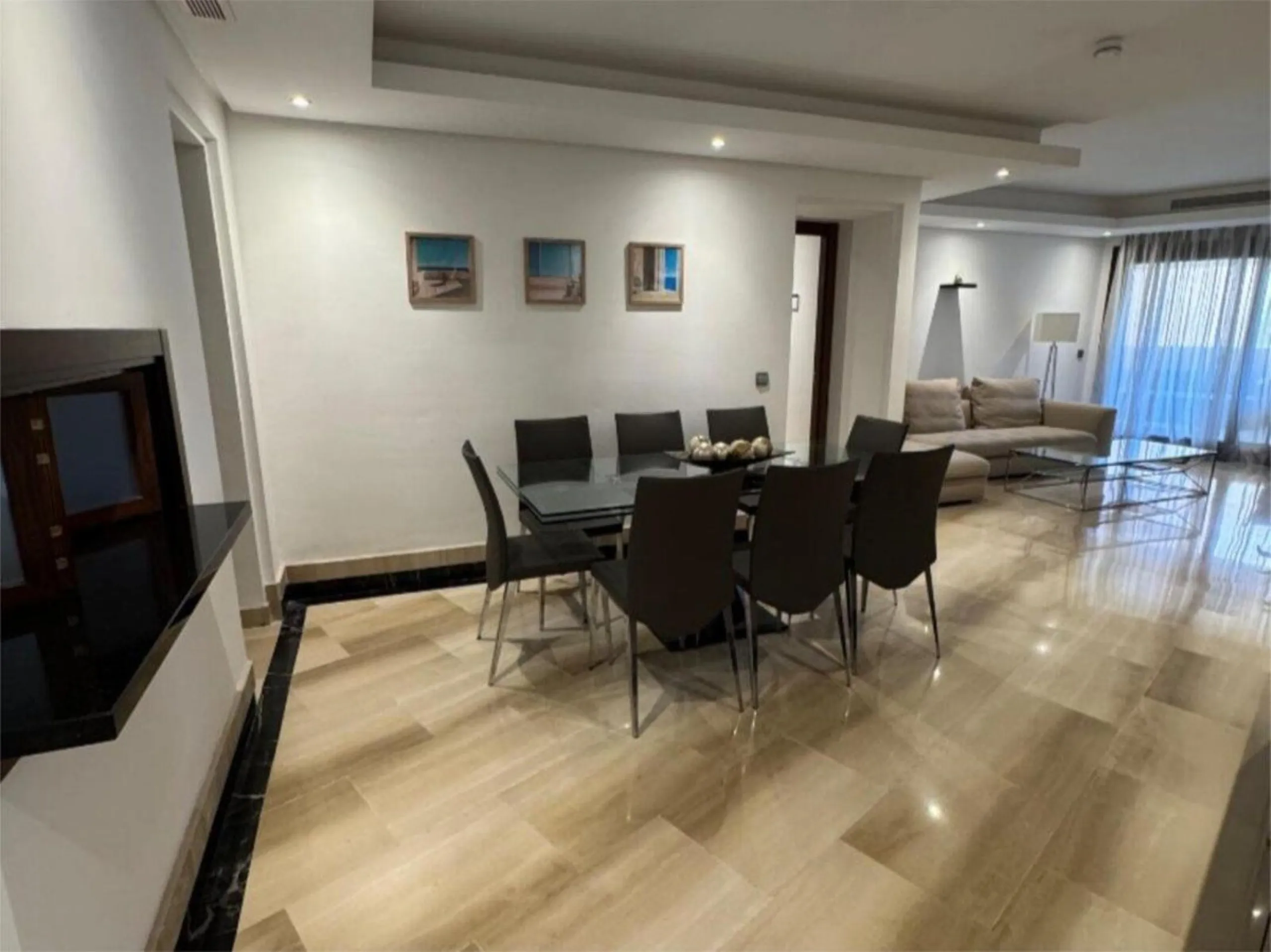 Apartment - Middle Floor Apartment в продаже в Estepona, Málaga. В доме 3 спален и 2 ванных комнат. Площадь дома 132 м²