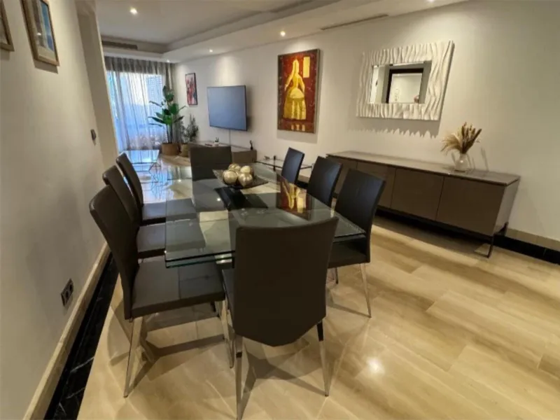 Apartment - Middle Floor Apartment в продаже в Estepona, Málaga. В доме 3 спален и 2 ванных комнат. Площадь дома 132 м²
