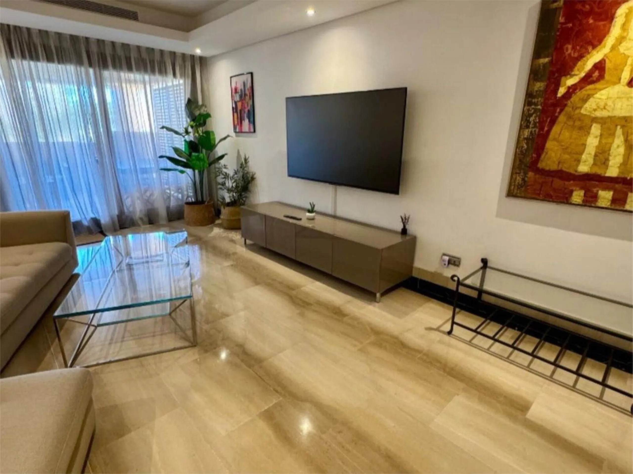 Apartment - Middle Floor Apartment в продаже в Estepona, Málaga. В доме 3 спален и 2 ванных комнат. Площадь дома 132 м²