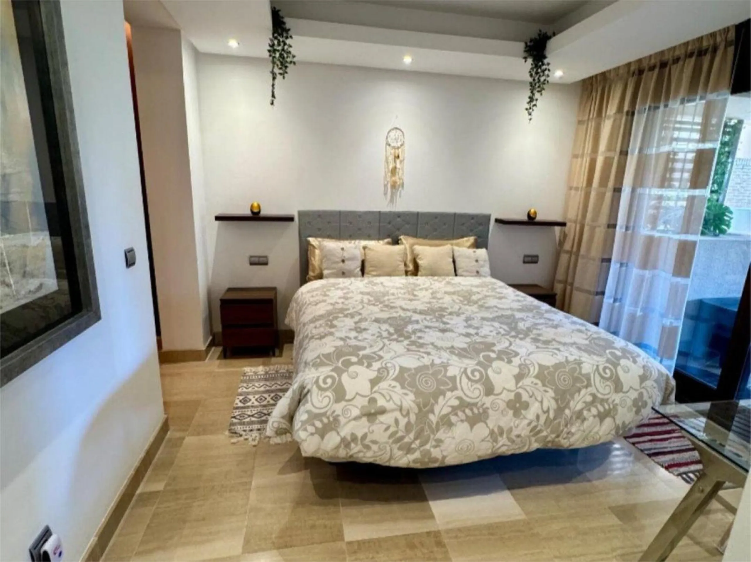 Apartment - Middle Floor Apartment в продаже в Estepona, Málaga. В доме 3 спален и 2 ванных комнат. Площадь дома 132 м²