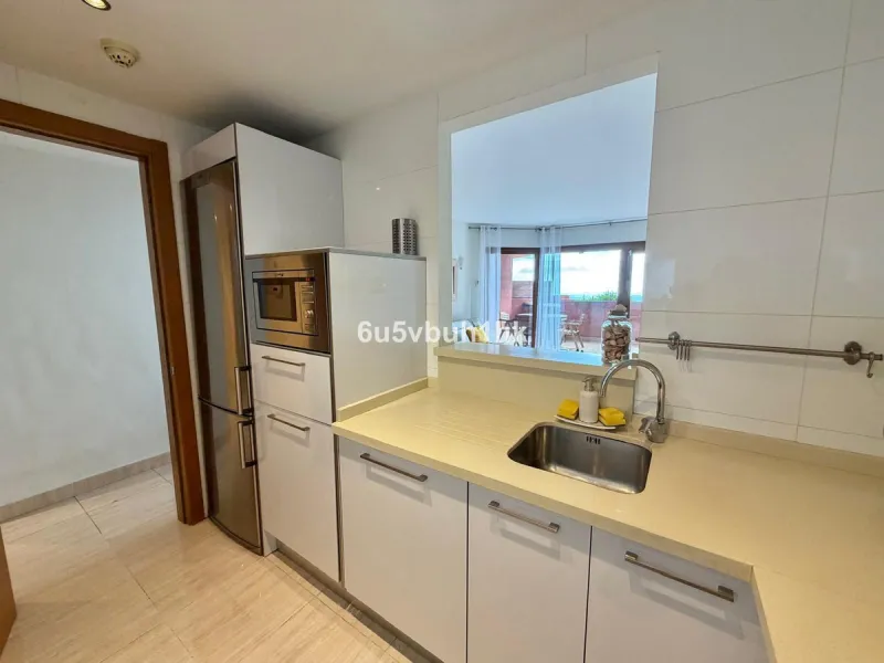We present this exclusive penthouse in Altos del Higuerón, a property that stands out for its brightness, spaciousness, and spectacular sea views.